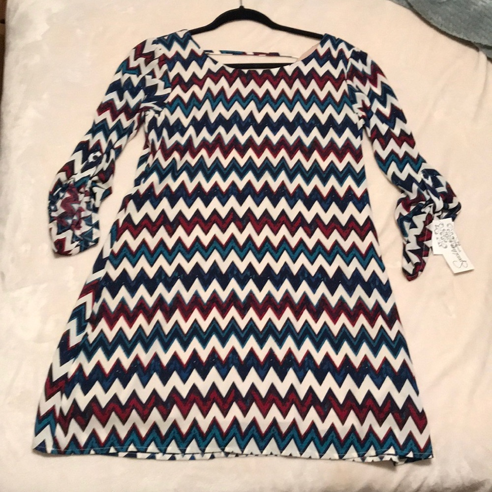 Short 3/4 sleeve dress